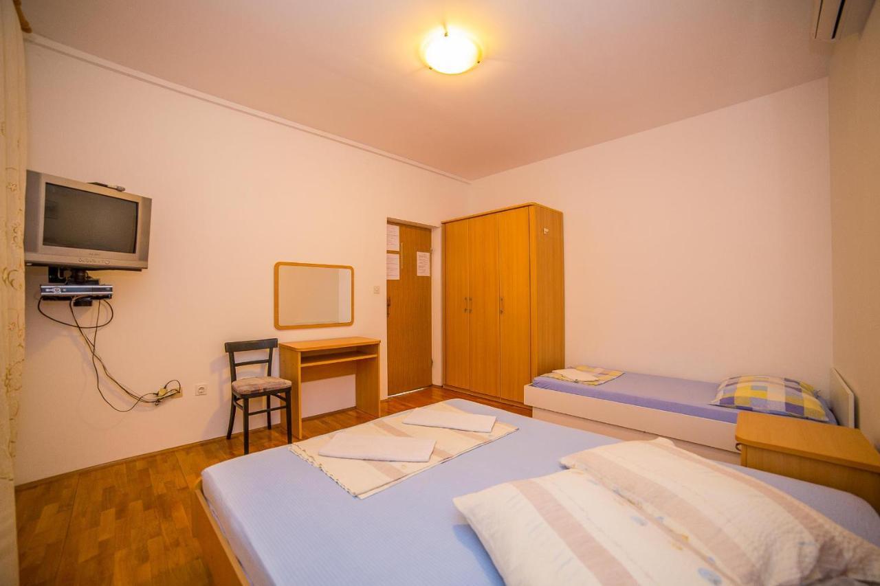 Apartments Emil 로크바 로고즈니차 외부 사진