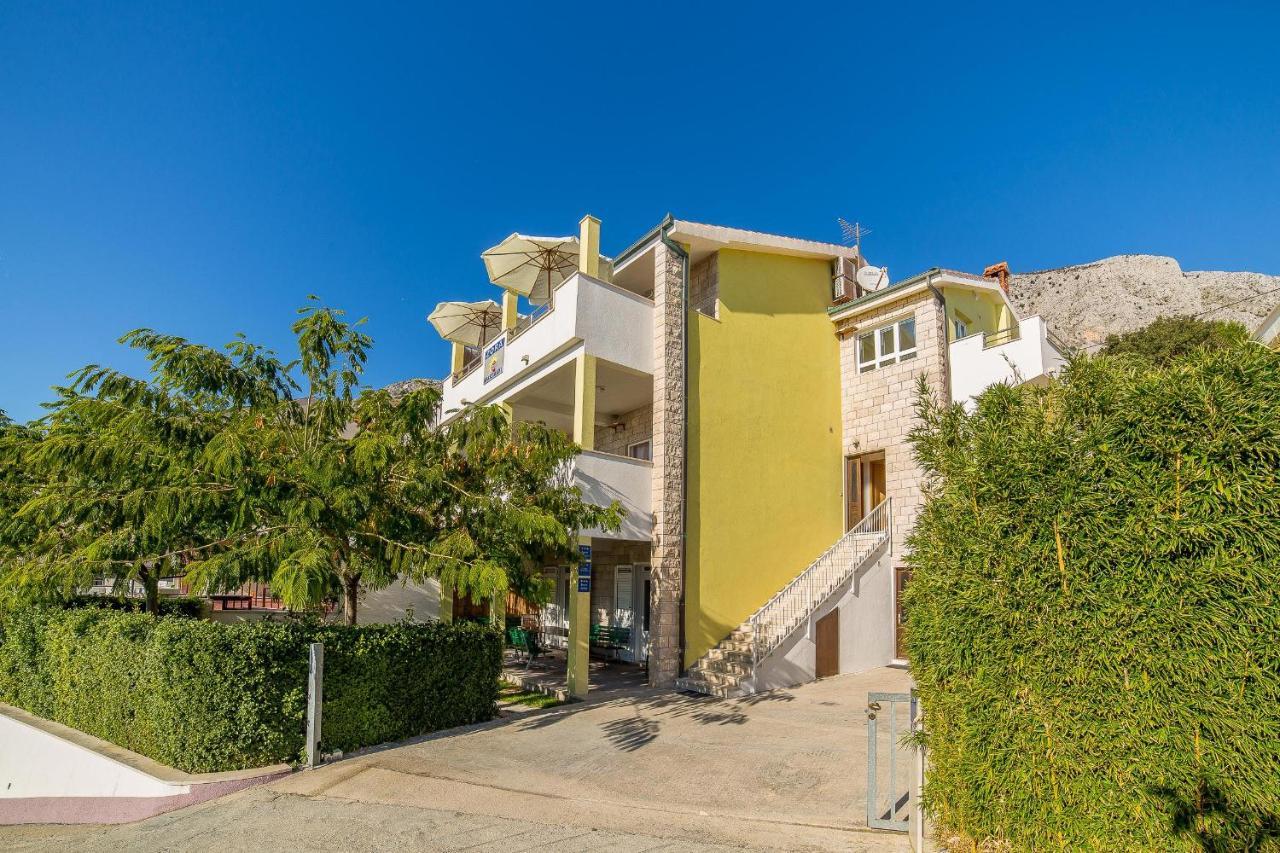 Apartments Emil 로크바 로고즈니차 외부 사진