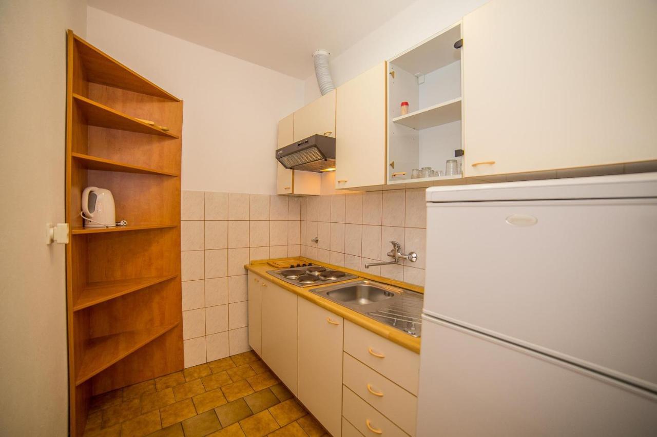 Apartments Emil 로크바 로고즈니차 외부 사진
