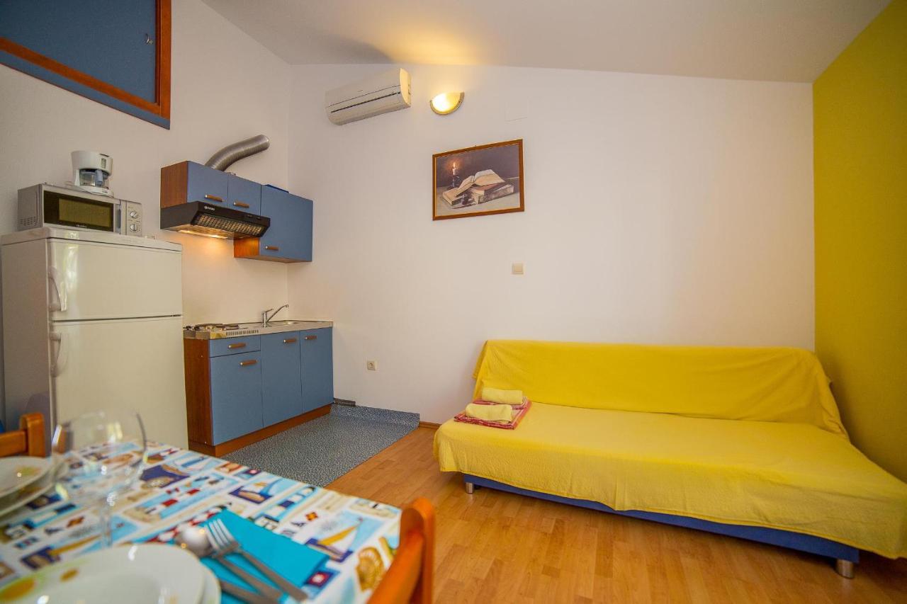 Apartments Emil 로크바 로고즈니차 외부 사진