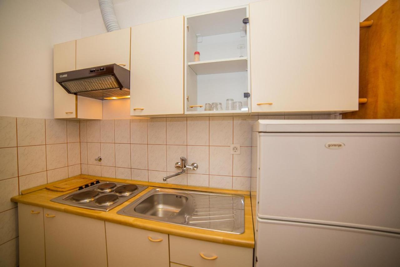 Apartments Emil 로크바 로고즈니차 외부 사진